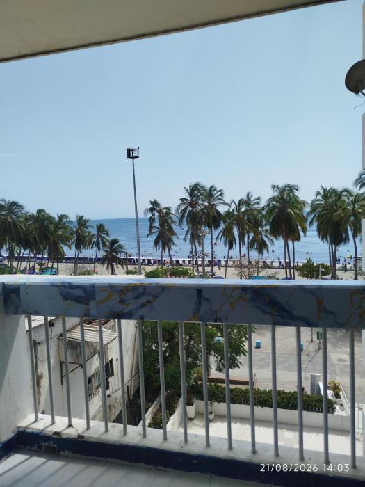 Apartamento Edificio Iroka 4C en el Rodadero Frente al Mar con Balcón y Vista 3 Habitaciones