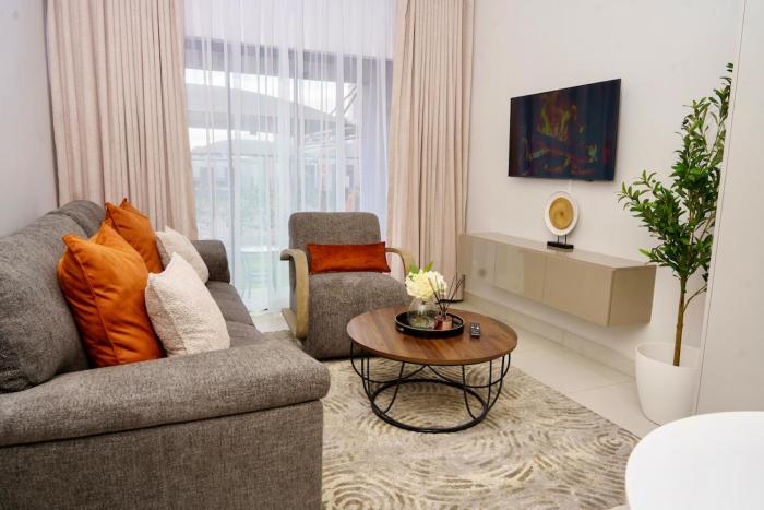 Myra Suites Sarona