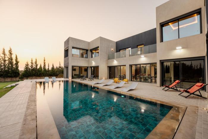 Design villa, huge pool & sunsets Essaouira