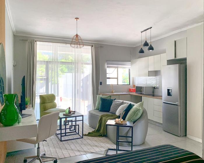 The Forest Suite 1-Bed, Pool BBQ