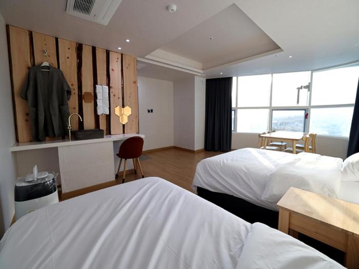 Sokcho Local Bridge Hotel