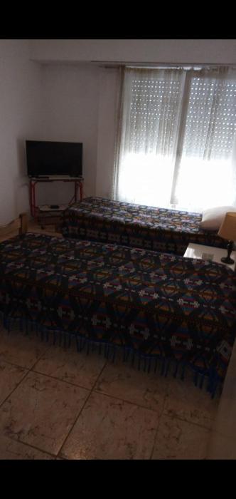 Habitacion individual en casa de familia hasta 1 mes