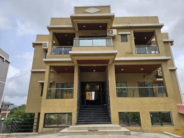 Mountain Retreat villa lonavala