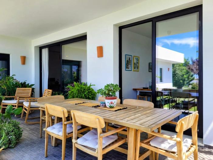 Family house with nice garden 10min from Sanlúcar