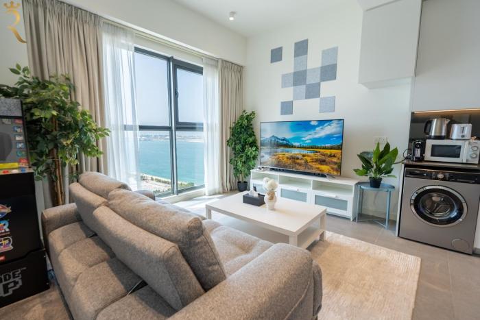 Modern Studio with City View - Escape at Pixel Tower