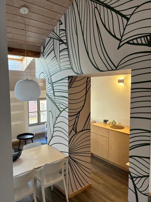 Cozy three-room apartment in the heart of Como, 100 meters from the lake