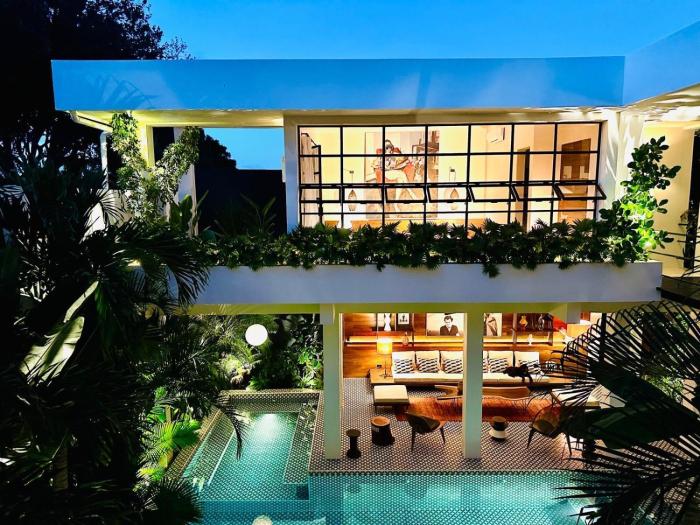 Tropical City Oasis
