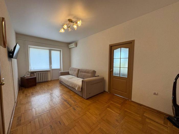 82-Avenue Apartment