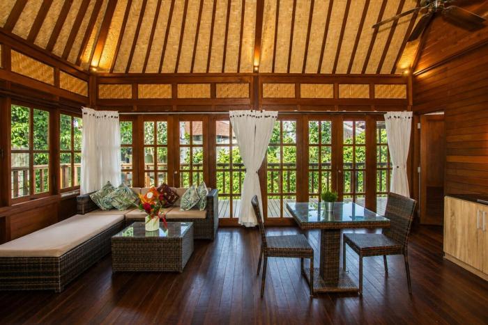 Ubud Family Cabin Villa wPool & Riverside Balcony Bima