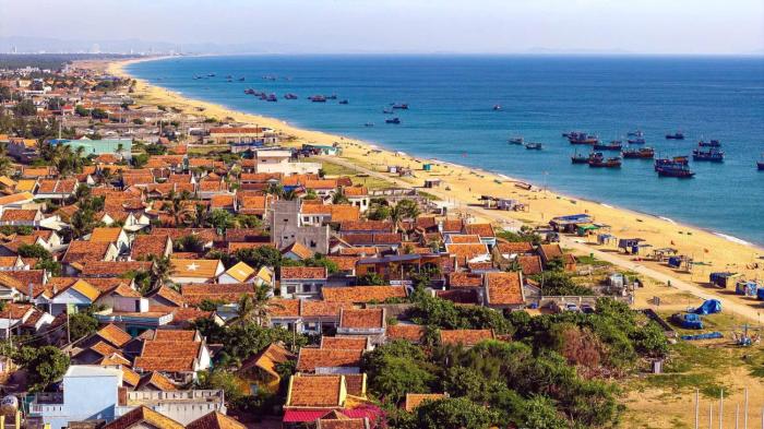 Phu Yen Beachfront Fishing Village Homestay