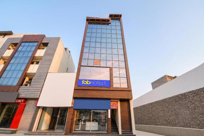 FabHotel The Royal Residency - Dashrathpuri Metro