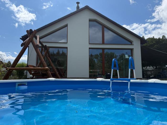 Vila u potoka