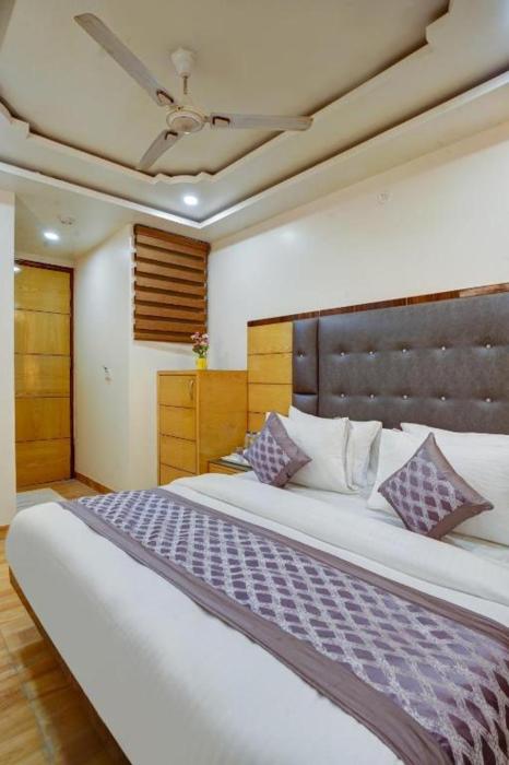 Hotel Naazakar suites Palace