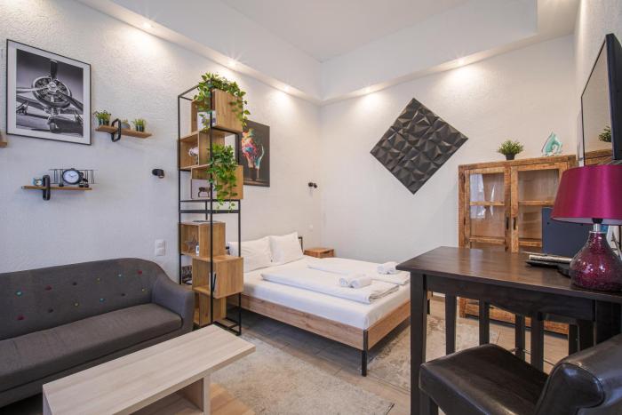 Ruinbar Nights City Style Residence with AC