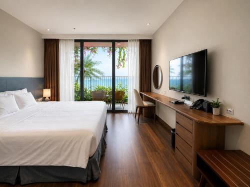 5 Star Cat Ba Sand Resort Best Price, Friendly