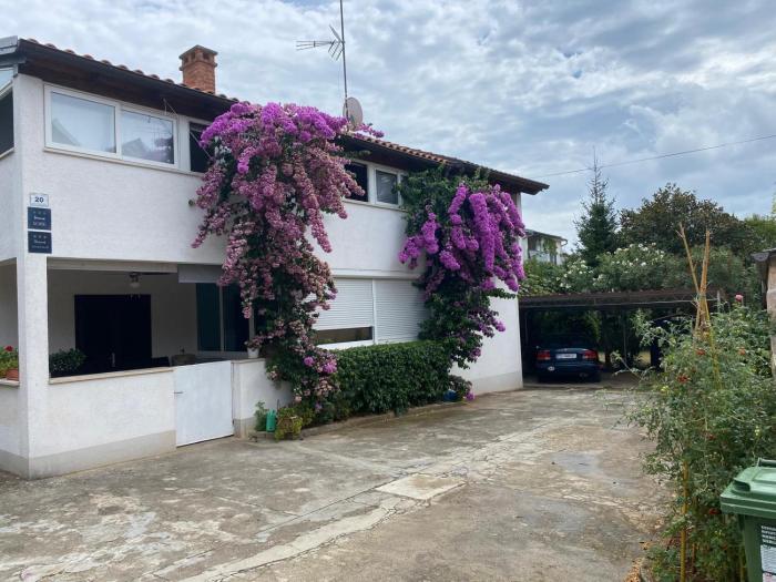 STUDIO LARA, 350m from Lone beach