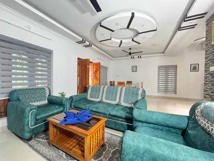 VAR Sea Haus AC 4BHK 9 min walk to beach
