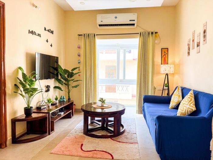 1BHK Stay Near, Thalassa,Gated Society , Pool & Balcony