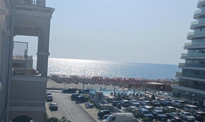 ELLA CASTLE by SEA VIEW