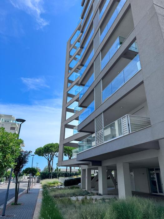 Nember Sea Houses 31 family apartment