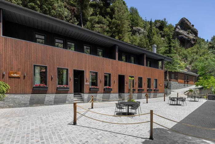 Hill Suites Zachlorou