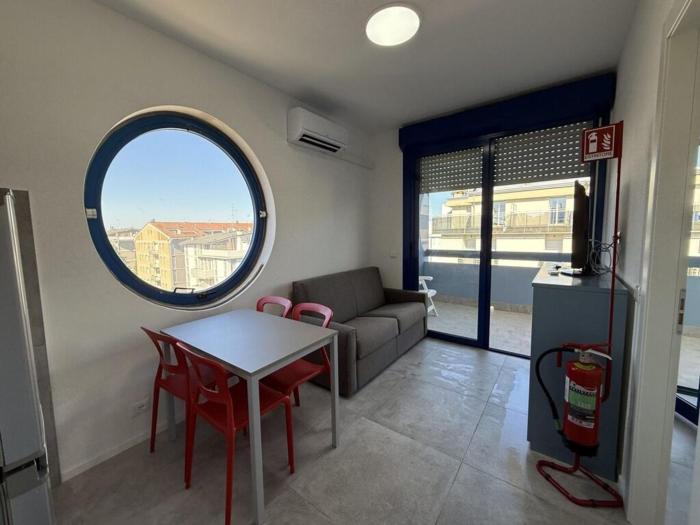 Newly renovated apartment 50m from the beach