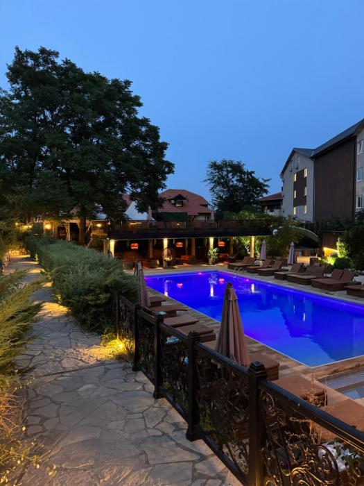 ATOS Srebrno jezero - Villa and Restaurant