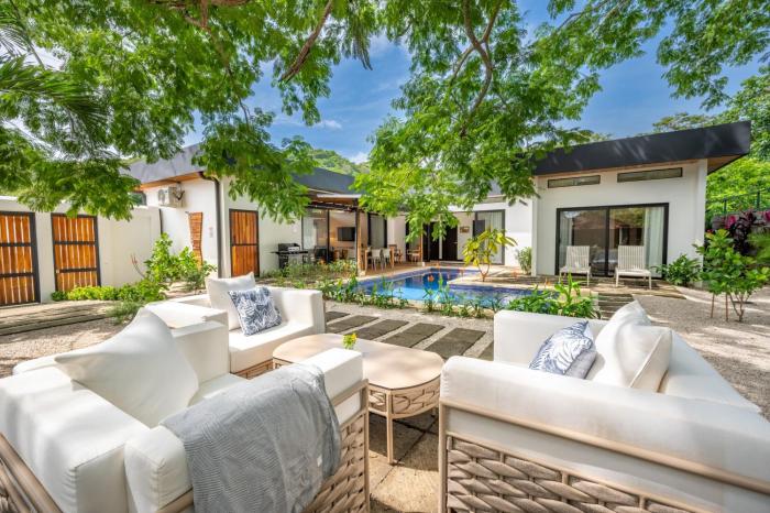 Modern Tamarindo Villa | Private Pool & Garden