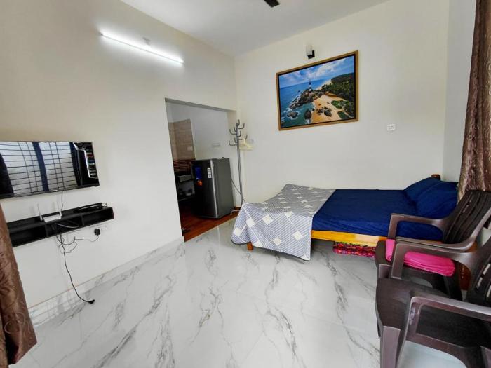 AGM Private Budget Non-AC Studio suite with Kitchen & Bath