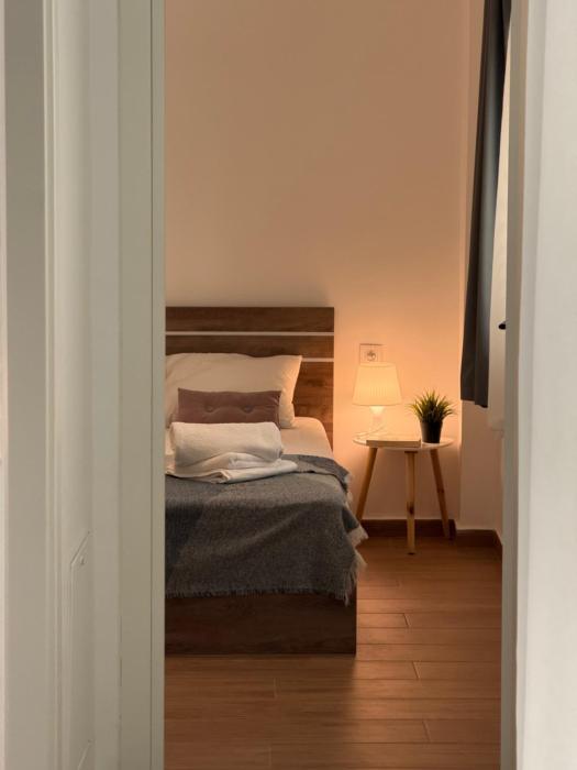 Cozy Apartment with Work-Space in Thessaloniki