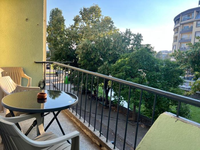 Central Point Apartment