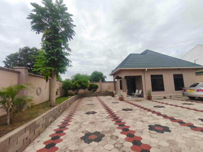 Pathway Homestay Arusha