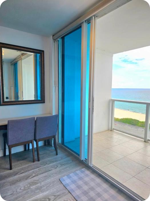 BEACHFRONT STUDIO wITH KITCHENETTE