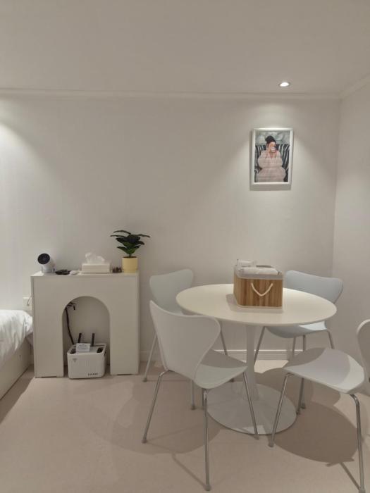1-minute walk from KTX Busan Station, ultra-close to the station, cozy accommodation, luggage storage, Haeon Stay