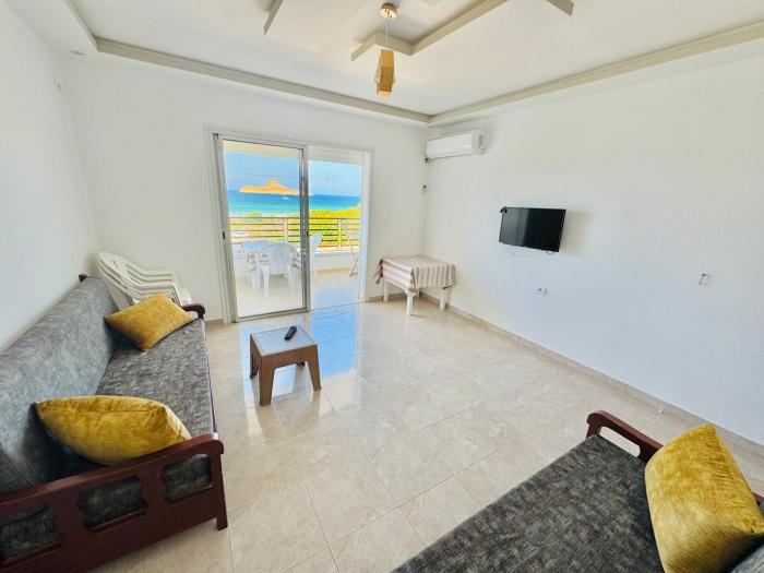 RafRaf beachfront Paradise
