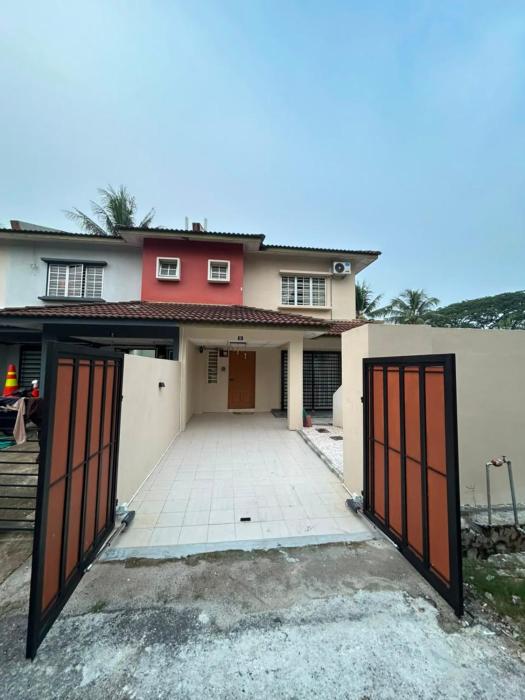 De Nyaman Homestay Private Pool Mslim Only