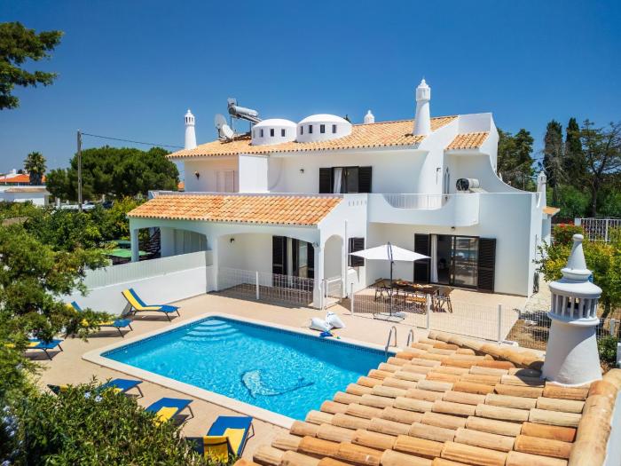 CAJI- Villa w pool near the beach By OCvillas