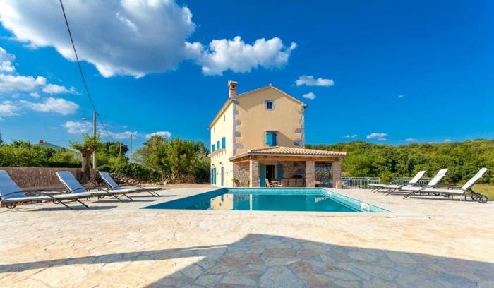 Rustic Villa Lusa