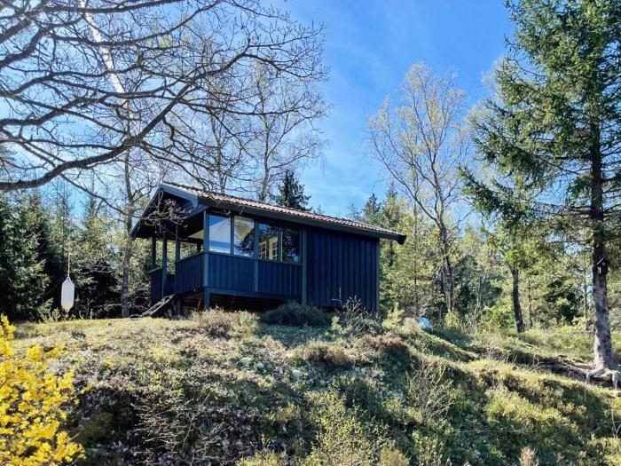 8 person holiday home in HENÅN