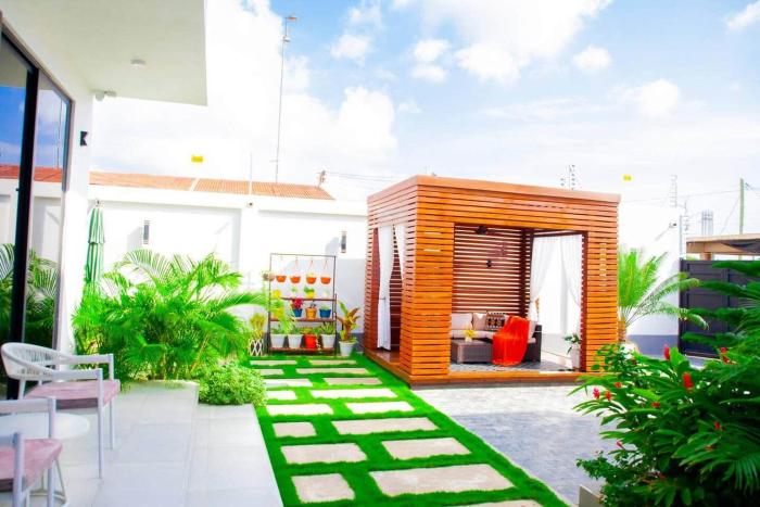 New Vibrant Charm wPool +HotTub | Gym | Wi-Fi