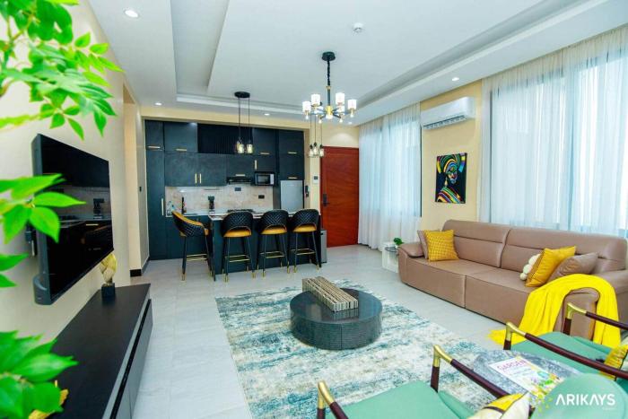Luxury Oasis 2BDR Apt. wPOOL - Jacuzzi - Gym - Near Mall