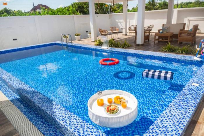 7 - Min Walk to Beach | Pool - KING Bed | Wi-Fi
