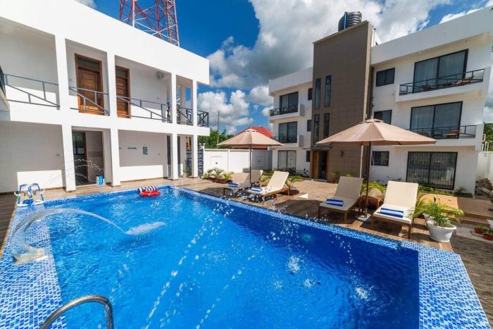 7 - Min Walk to Beach | Pool - KING Bed | Wi-Fi