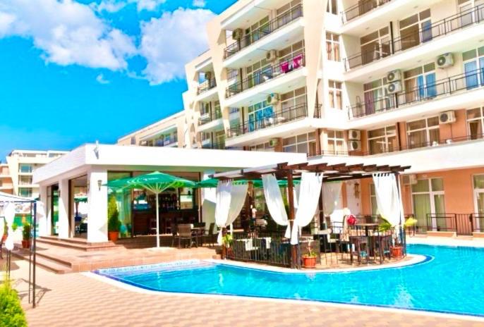 Grand Kamelia Holiday Studios and Apartments