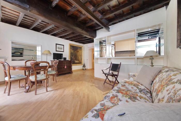Campo de fiori Monticelli apartment