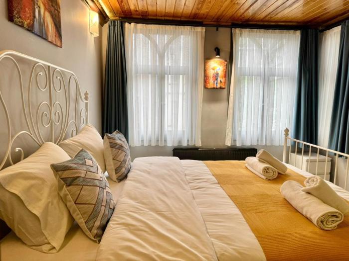 Taksim white inn