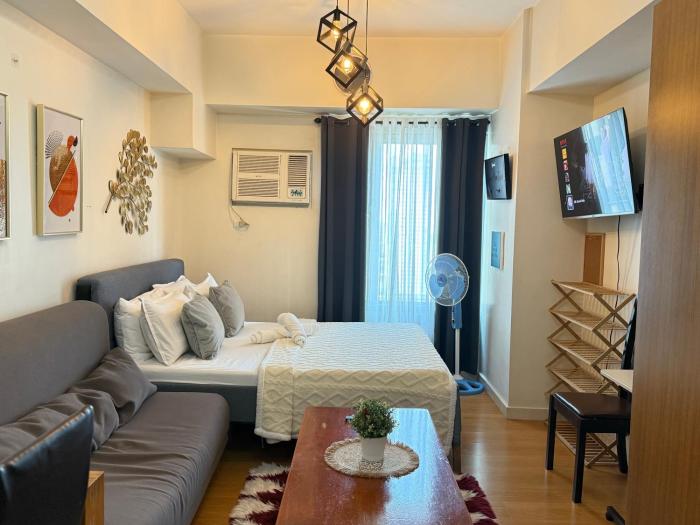 Cozy Condo in Ermita Manila near St Lukes Medical Center and US Embassy