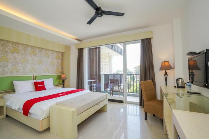 RedDoorz at First Homestay Bypass Kuta