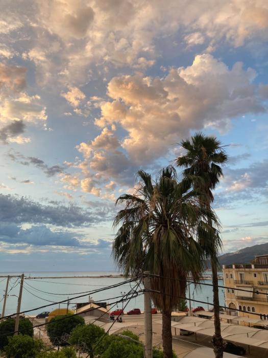 Άmaroo Home-Port View
