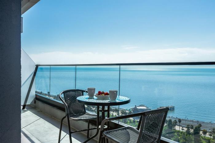 Solis Residence